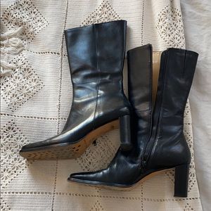 (SOLD) Midcalf square black leather ankle boots